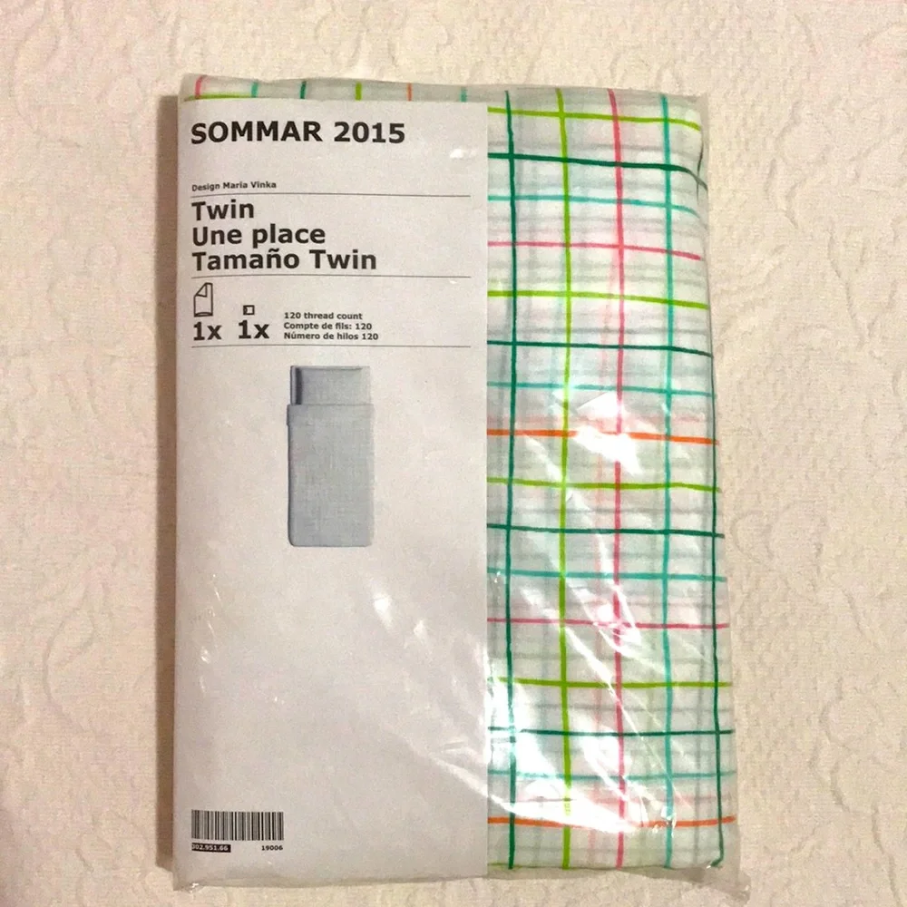 One Twin Size Duvet Cover and One Pillow Case